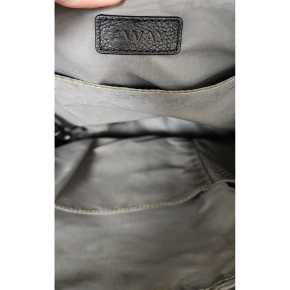 Away The Outdoor Backpack Leather Black - Picture 14 of 16